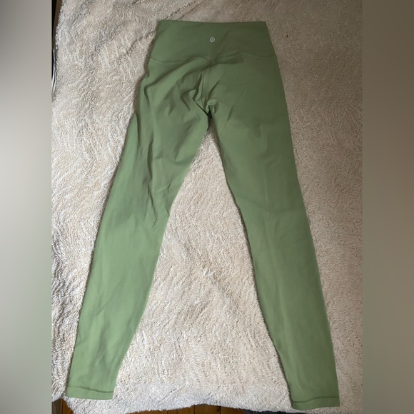 LULULEMON green pants NWOT. - Picture 7 of 7